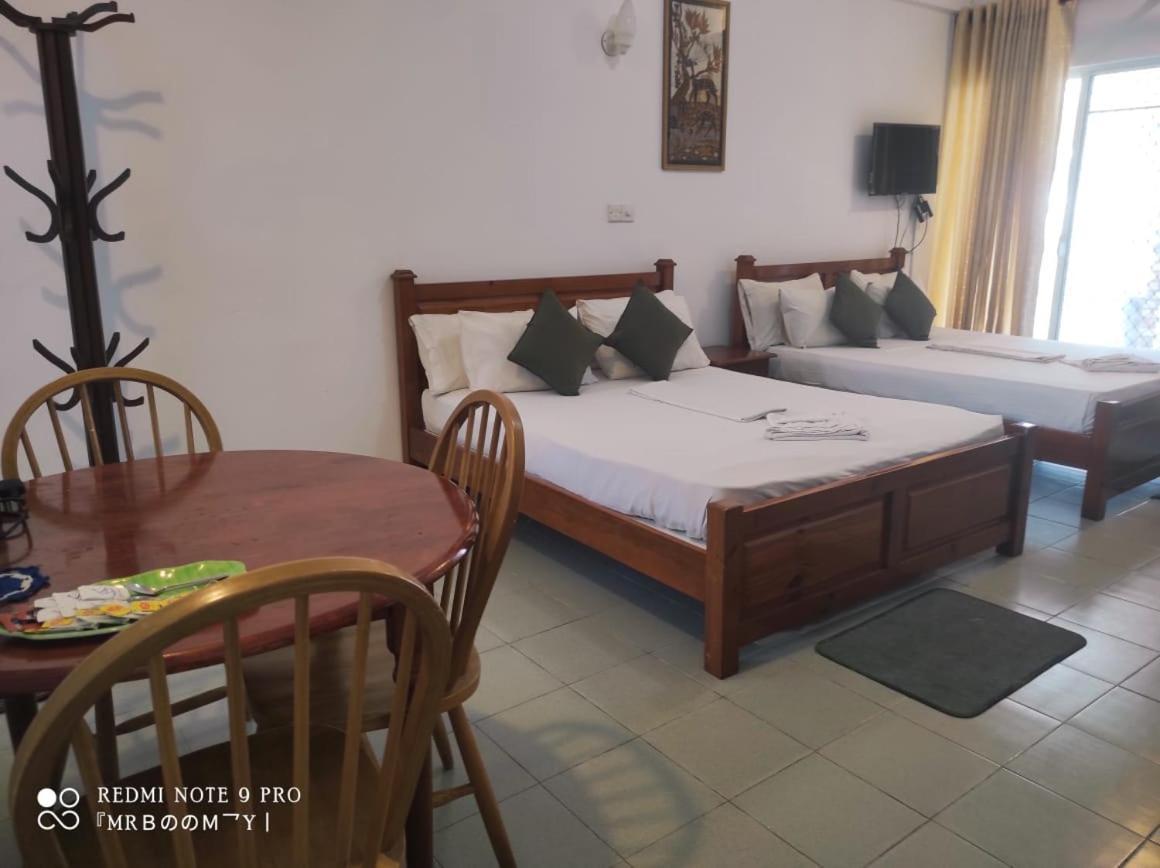 Oasis Beach Resort Negombo Dış mekan fotoğraf