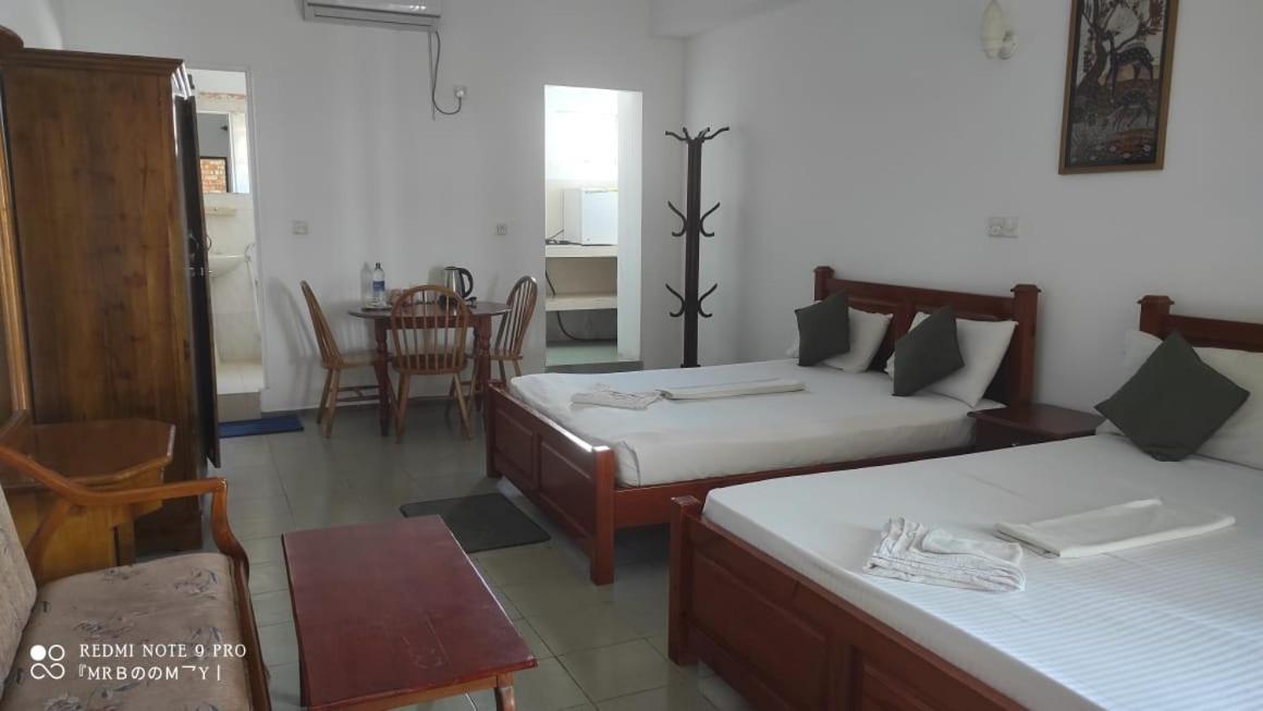 Oasis Beach Resort Negombo Dış mekan fotoğraf
